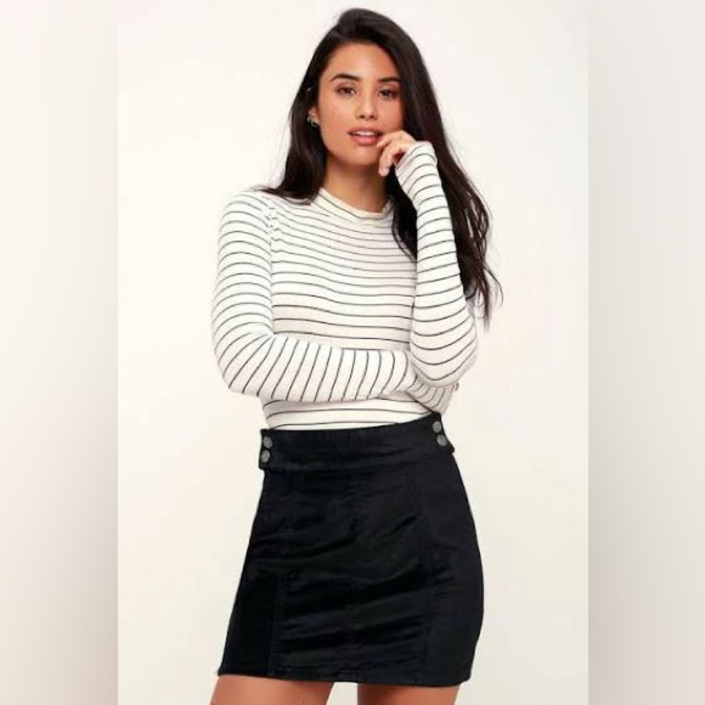 Free People Black Velvet Retro Mini Skirt Moto style back zip Size 28